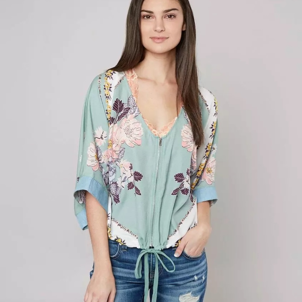 Daytrip Floral Kimono